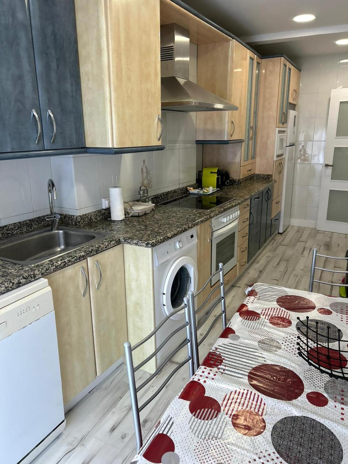 Apartamentos El Conde Санто-Доминго-де-ла-Кальсада Экстерьер фото